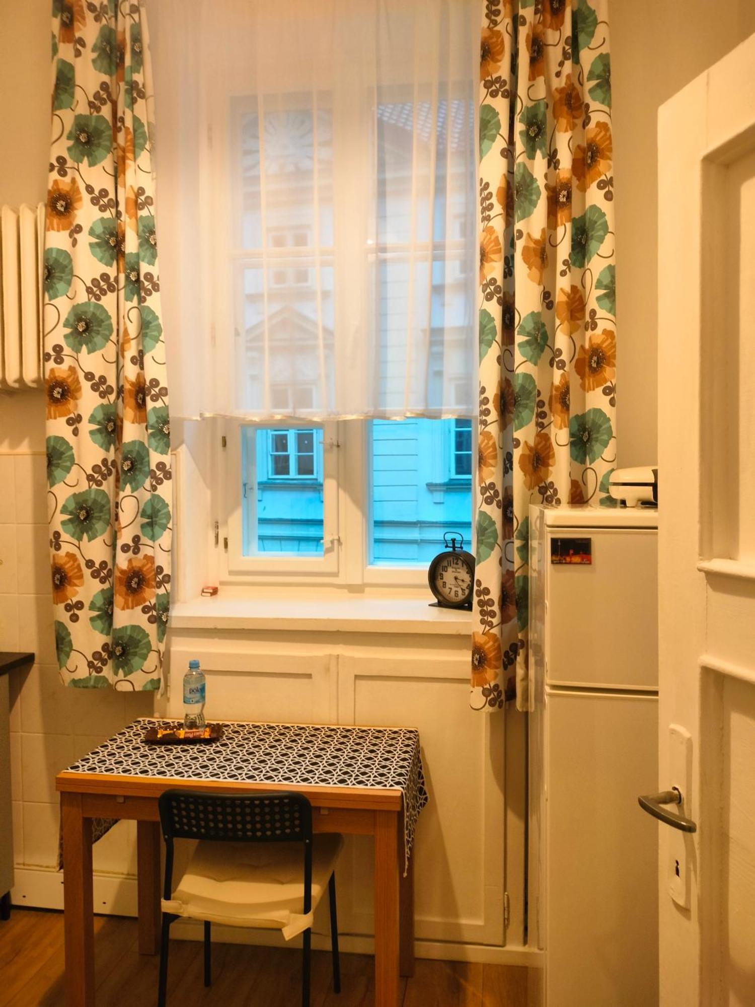 Przytulny Apartament Przy Barbakanie Варшава Екстериор снимка